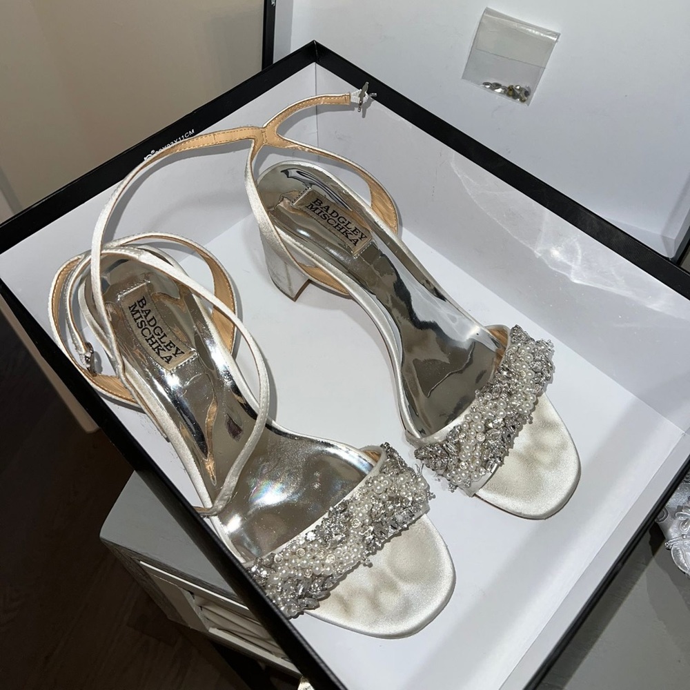 Badgley Mischka White Heels/Wedding Shoes - Size 8
